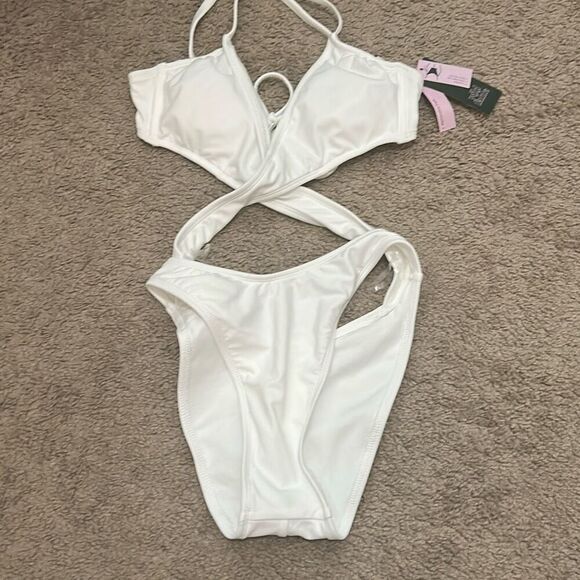 Wild Fable Size S One Piece Cutout Swimsuit White Cheeky Bachelorette Bride NWT - Picture 1 of 7